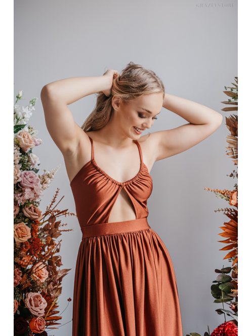 Lidia - špeciálne maxi šaty vo farbe dattero z elastického materiálu