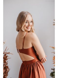   Lidia - špeciálne maxi šaty vo farbe dattero z elastického materiálu