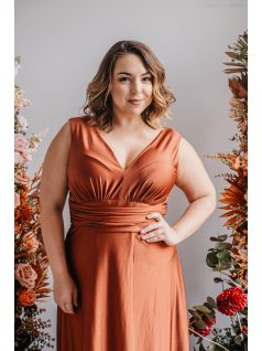 Heather - maxi šaty s výstrihom do V, vo farbe dattero