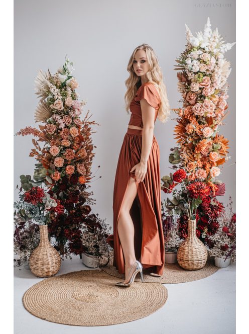 Rebeka - narisená maxi sukňa, z lesklého, elastického materiálu, farba dattero