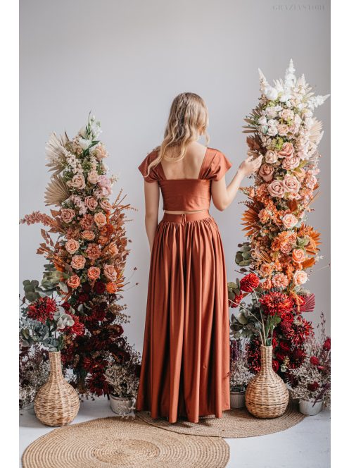 Rebeka - narisená maxi sukňa, z lesklého, elastického materiálu, farba dattero