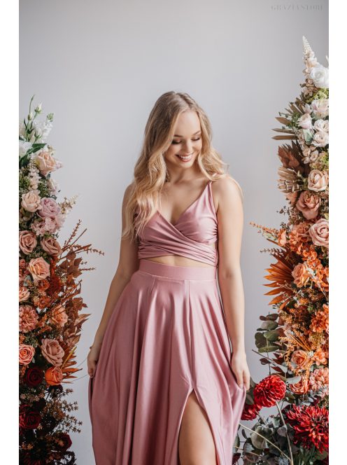 Yvonne - elastické maxi šaty s prekríženým topom vo farbe shiva