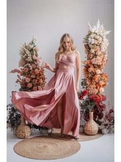   Yvonne - elastické maxi šaty s prekríženým topom vo farbe shiva