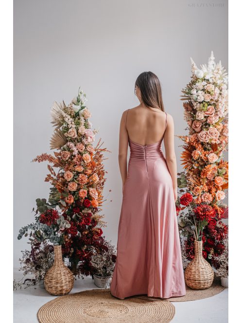 Emili -  nariasené maxi šaty s výstrihom do V a tenkými ramienkami,  vo farbe shiva