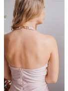 Szabina - Priliehavé šaty púdrovej farby s výstrihom do V, z elastického materiálu