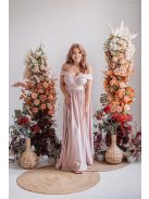 Audrey - maxi šaty s výstrihom v tvare srdca, v púdrovej farbe