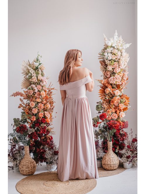 Audrey - maxi šaty s výstrihom v tvare srdca, v púdrovej farbe