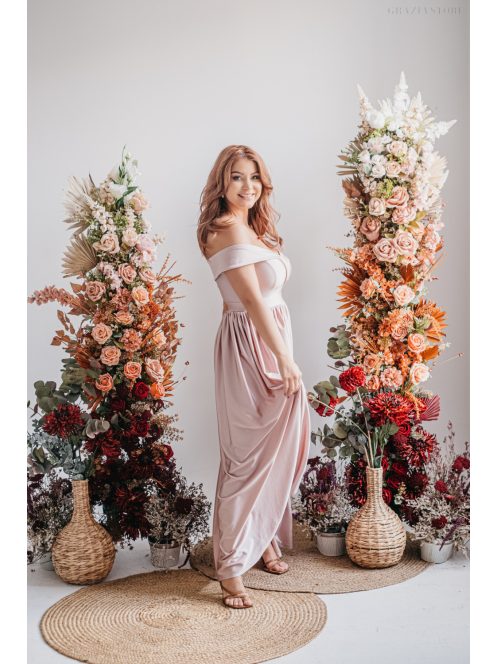 Audrey - maxi šaty s výstrihom v tvare srdca, v púdrovej farbe