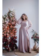 Adél – maxi šaty s výstrihom do U a tylovými rukávmi so štrasom,  v púdrovej farbe