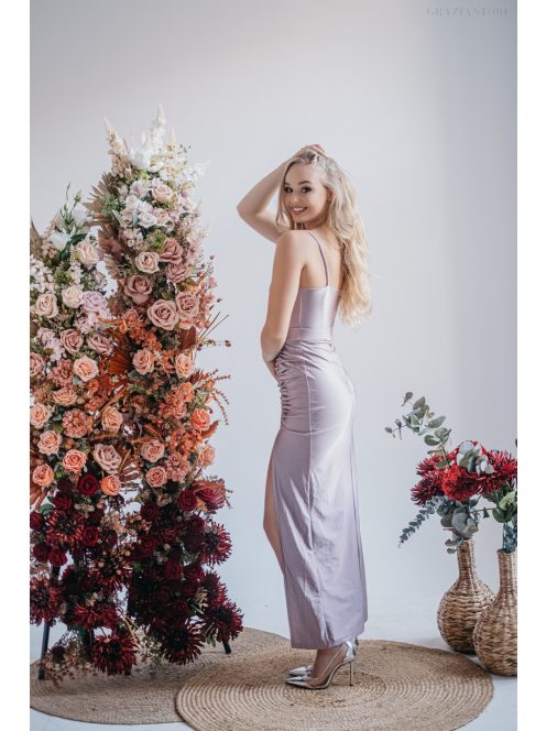 Abigél – maxi šaty s preloženým dekoltom, vpredu nariasená úzka sukňa, vo farbe alchimia