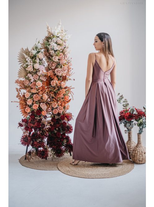 Zenina - maxi šaty s výstrihom do V a špagetovými ramienkami, vo farbe supernatural