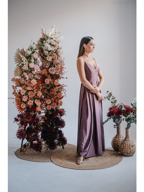 Zenina - maxi šaty s výstrihom do V a špagetovými ramienkami, vo farbe supernatural