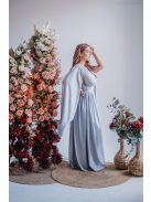 Scarlett - špeciálne maxi šaty s prekríženou látkou na chrbte,  vo filigránovej farbe