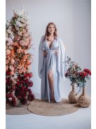 Scarlett - špeciálne maxi šaty s prekríženou látkou na chrbte,  vo filigránovej farbe