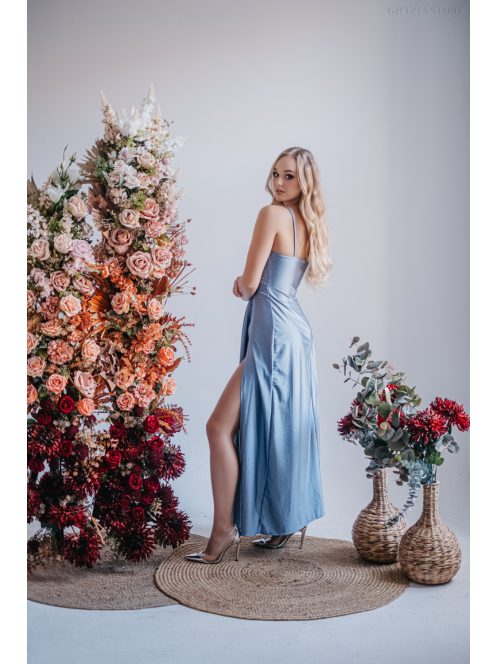 Elenor -  maxi šaty s výstrihom do V a tenkými ramienkami, vo farbe riva