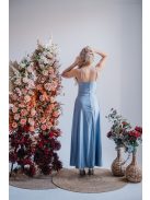 Elenor -  maxi šaty s výstrihom do V a tenkými ramienkami, vo farbe riva