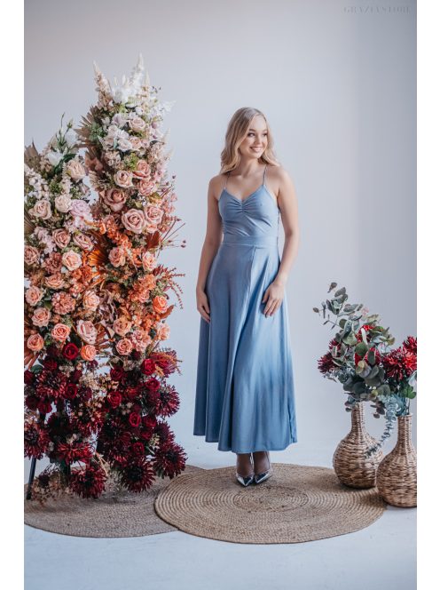 Gitta - maxi šaty  so špeciálnym riešením chrbta, vo farbe riva