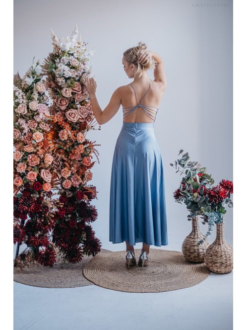 Gitta - maxi šaty  so špeciálnym riešením chrbta, vo farbe riva