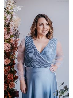   Polli - maxi šaty s preloženým, rebrovanými dekoltom  a tylovými rukávmi, vo farbe riva