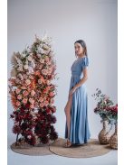 Ramóna - maxi šaty s mierne pufovanými rukávmi a nariaseným výstrihom, vo farbe riva