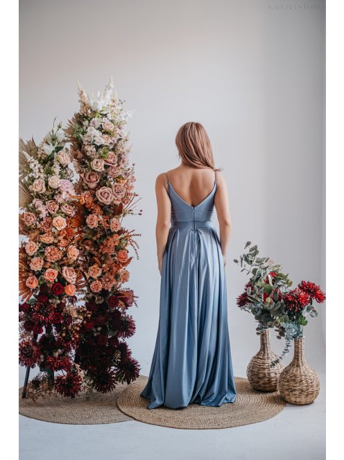 Zenina - maxi šaty s výstrihom do V a špagetovými ramienkami, vo farbe riva