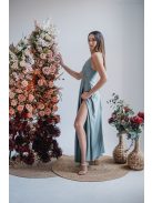 Elenor - maxi šaty s výstrihom do V a tenkými ramienkami,  vo foresty zelenej farbe. 