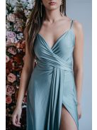 Elenor - maxi šaty s výstrihom do V a tenkými ramienkami,  vo foresty zelenej farbe. 