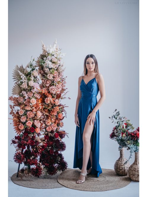 Antónia - zavinovacie šaty s tenkými ramienkami a asymetrickou sukňou, vo farbe isola