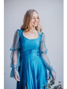 Adél – maxi šaty s výstrihom v tvare U a štrasovými tylovými rukávmi,  v modrej fondale farbe