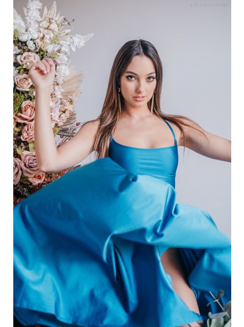 Madleine - maxi šaty s ramienkami na chrbte, vo farbe fondale modrá