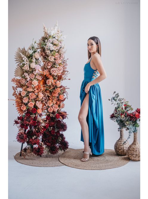 Madleine - maxi šaty s ramienkami na chrbte, vo farbe fondale modrá