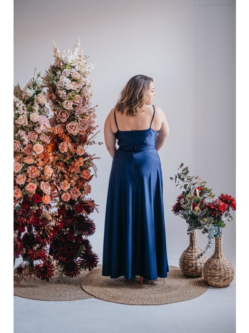 Abigél - maxi šaty s preloženým dekoltom, vo farbe modrá scuro