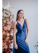 Emili- nariasené maxi šaty s výstrihom do V a tenkými ramienkami, v modrej scuro farbe