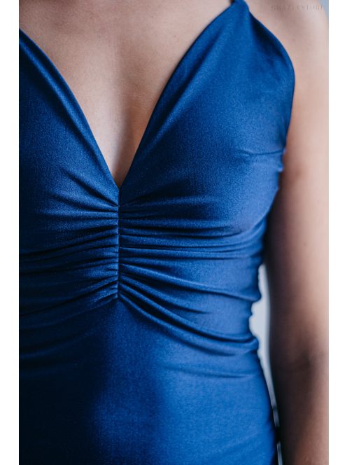 Emili- nariasené maxi šaty s výstrihom do V a tenkými ramienkami, v modrej scuro farbe