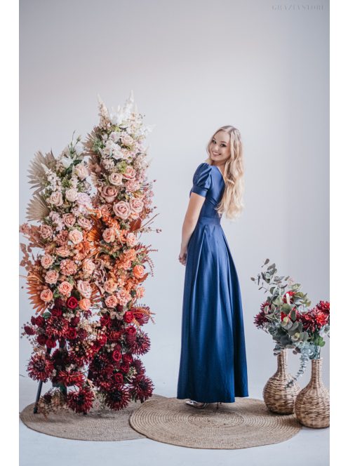 Ramóna - maxi šaty  s mierne nafúknutými rukávmi a nariaseným výstrihom, v modrej scuro farbe