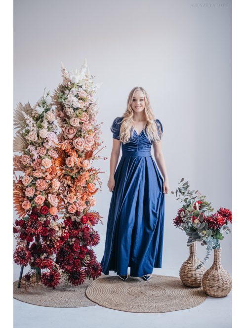 Ramóna - maxi šaty  s mierne nafúknutými rukávmi a nariaseným výstrihom, v modrej scuro farbe