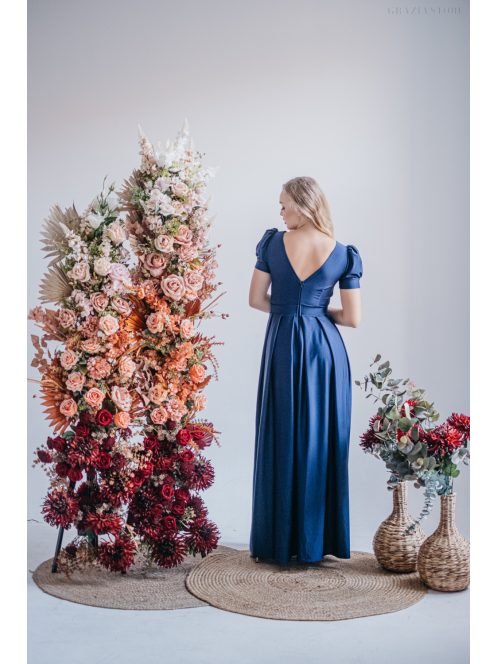 Ramóna - maxi šaty  s mierne nafúknutými rukávmi a nariaseným výstrihom, v modrej scuro farbe