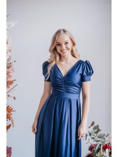   Ramóna - maxi šaty  s mierne nafúknutými rukávmi a nariaseným výstrihom, v modrej scuro farbe