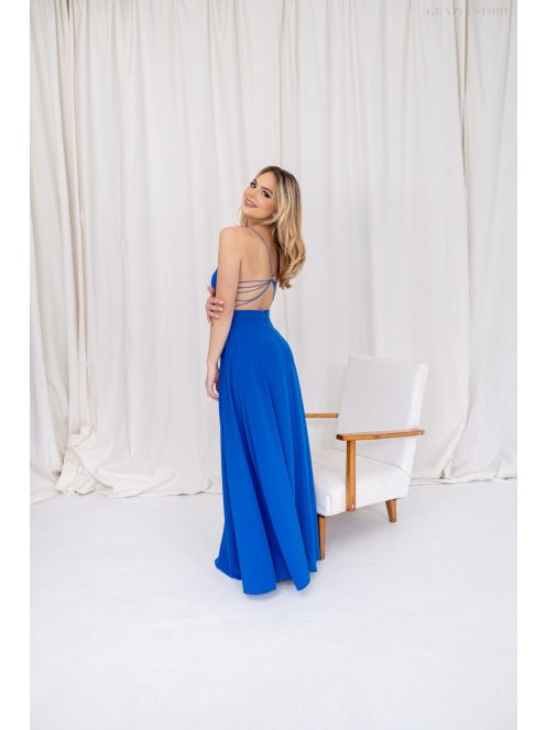 Gitta -  mušelínové maxi šaty so špeciálnym riešením chrbta, v kráľovskej modrej farbe