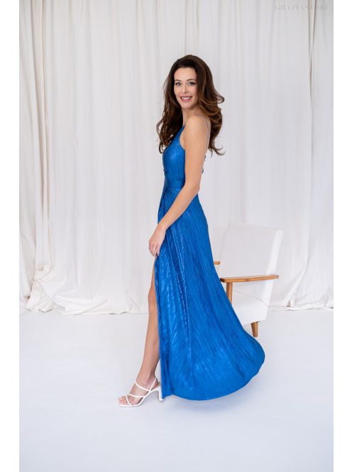Zita - maxi so špeciálnym riešením chrbta z lesklého plisovaného materiálu, v modrej farbe