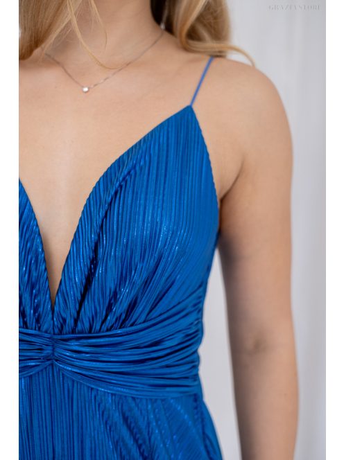 Zelma - maxi šaty z lesklého, plisovaného materiálu so špagetovými ramienkami a hlbokým výstrihom, v modrej farbe