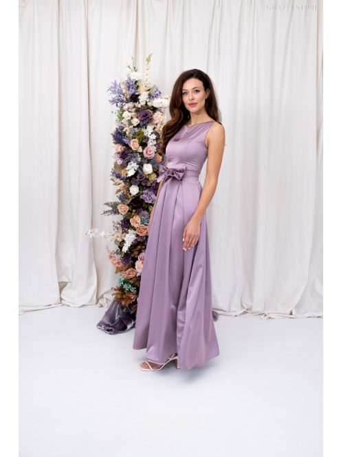 Manka - bezrukávové, saténové maxi šaty, zdobené mašľou v páse, v staroružovej farbe