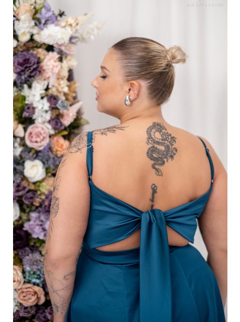 Dália - saténové maxi šaty so zaväzovaním na chrbte, v petrolejovej modrej farbe