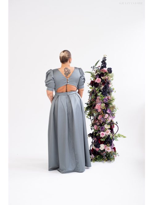 Andrea - saténové maxi šaty s pufovanými rukávmi a špeciálnym vykrojeným chrbtom, v zeleno-sivej farbe