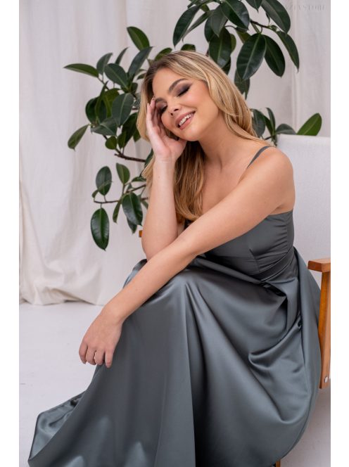 Chloe - saténové maxi šaty s tenkými ramienkami a srdiečkovým výstrihom, v zeleno-sivej farbe