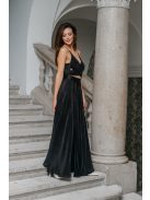 Yvonne - maxi šaty s prekríženým topom  z lesklého, elastického, plisovaného materiálu, v čiernej farbe.