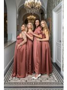 Andrea - saténové maxi šaty s pufovanými rukávmi a špeciálnym vykrojeným chrbtom, v tehlovej farbe