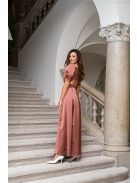 Andrea - saténové maxi šaty s pufovanými rukávmi a špeciálnym vykrojeným chrbtom, v tehlovej farbe