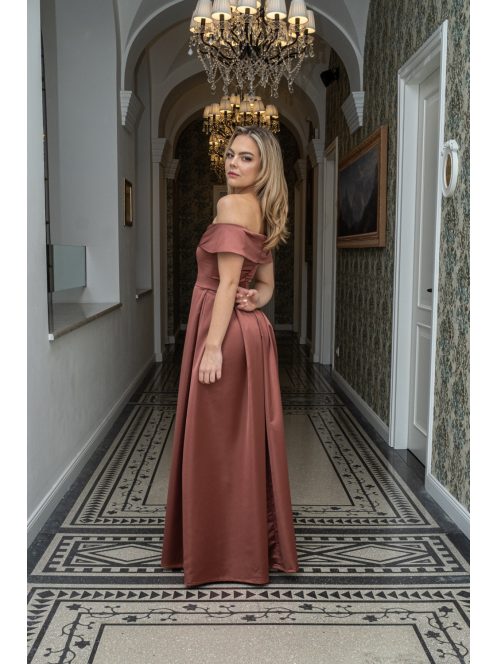 Audrey - saténové maxi šaty so srdiečkovým výstrihom, v tehlovej farbe