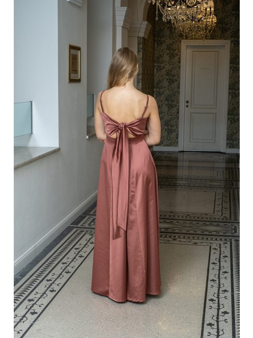 Dália - saténové maxi šaty tehlovej farby, so zaväzovaním na chrbte